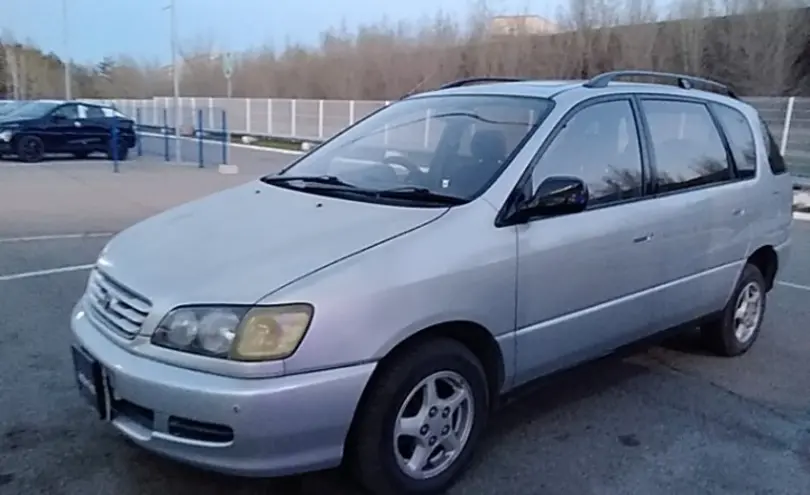 Toyota Ipsum 1998 года за 4 500 000 тг. в Усть-Каменогорск
