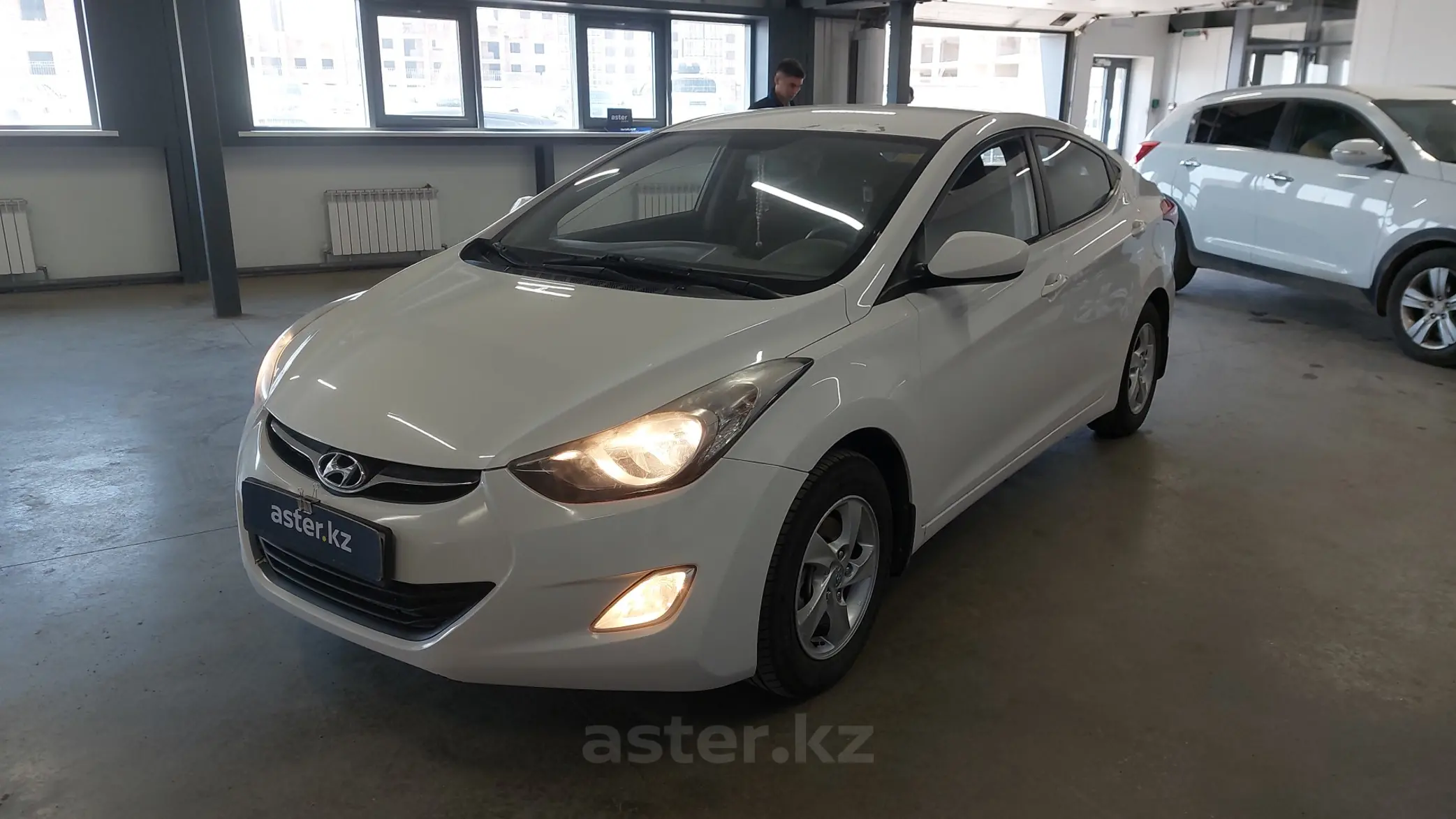 Hyundai Elantra 2012