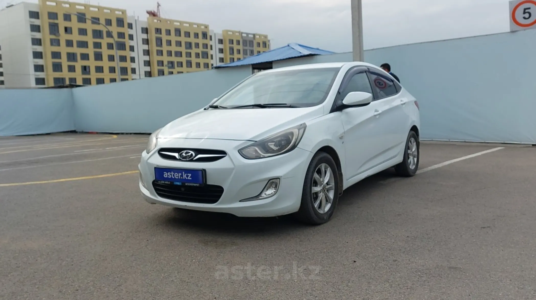 Hyundai Accent 2013