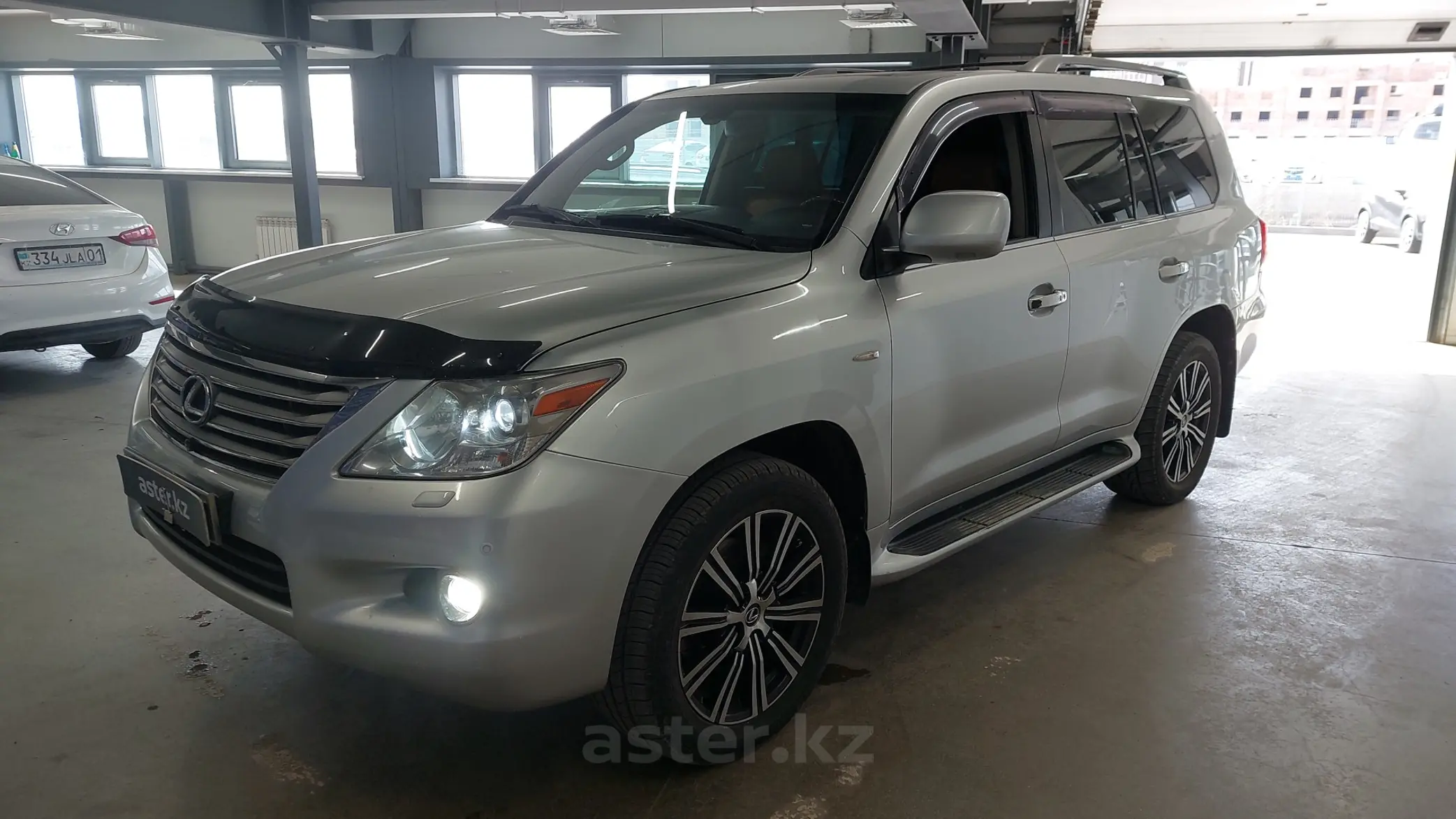 Lexus LX 2010