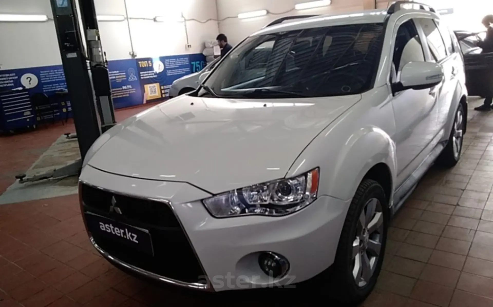 Mitsubishi Outlander 2011