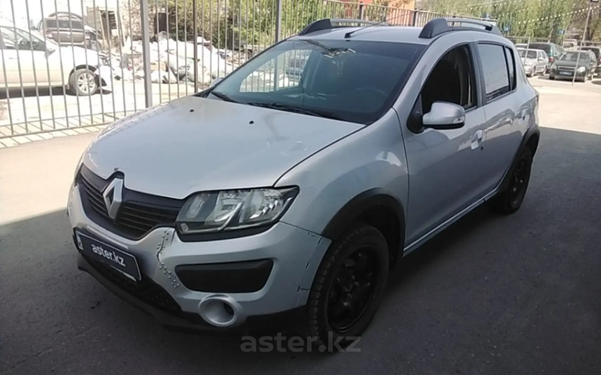 Renault Sandero 2015