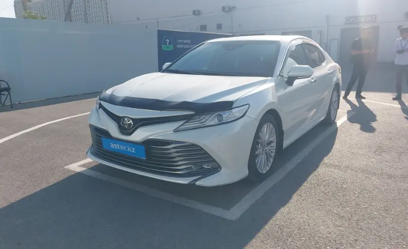 Toyota Camry 2019 года за 15 500 000 тг. в Шымкент