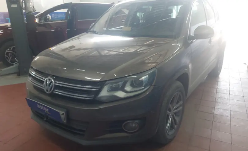 Volkswagen Tiguan 2015 года за 8 000 000 тг. в Астана