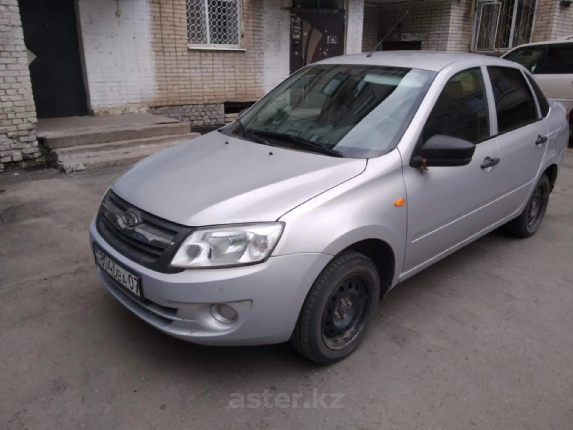 LADA (ВАЗ) Granta 2015