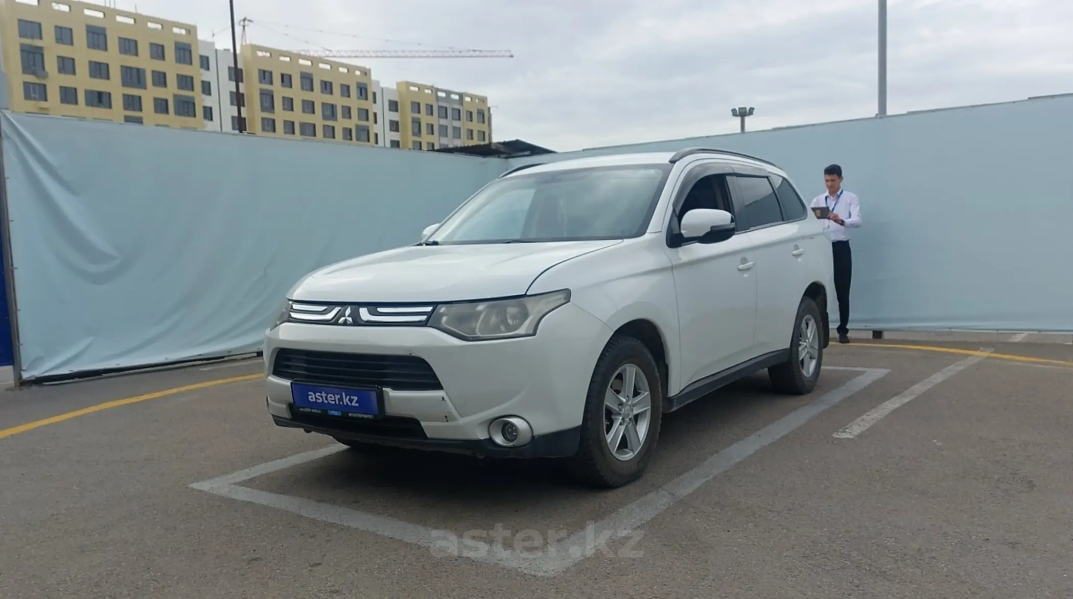 Mitsubishi Outlander 2012