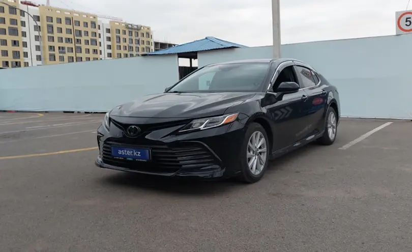 Toyota Camry 2022 года за 13 500 000 тг. в Алматы