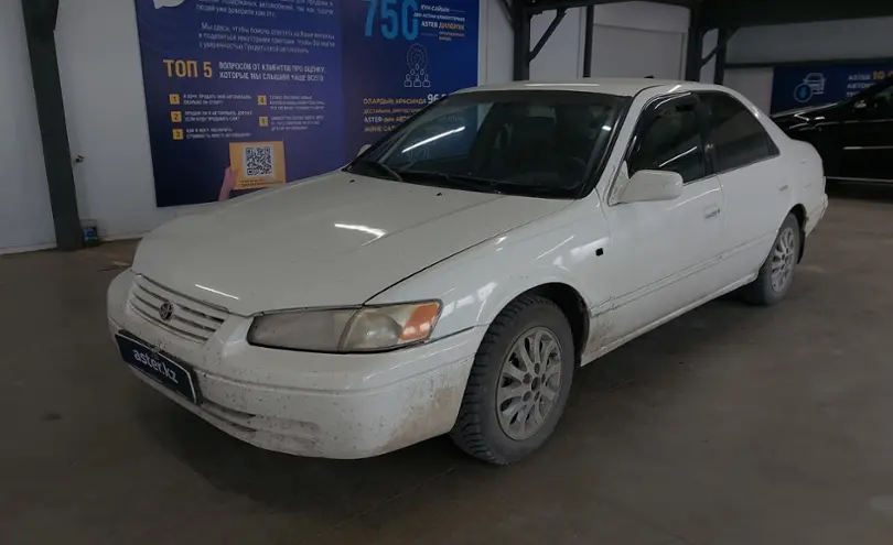 Toyota Camry 1998 года за 2 500 000 тг. в Астана