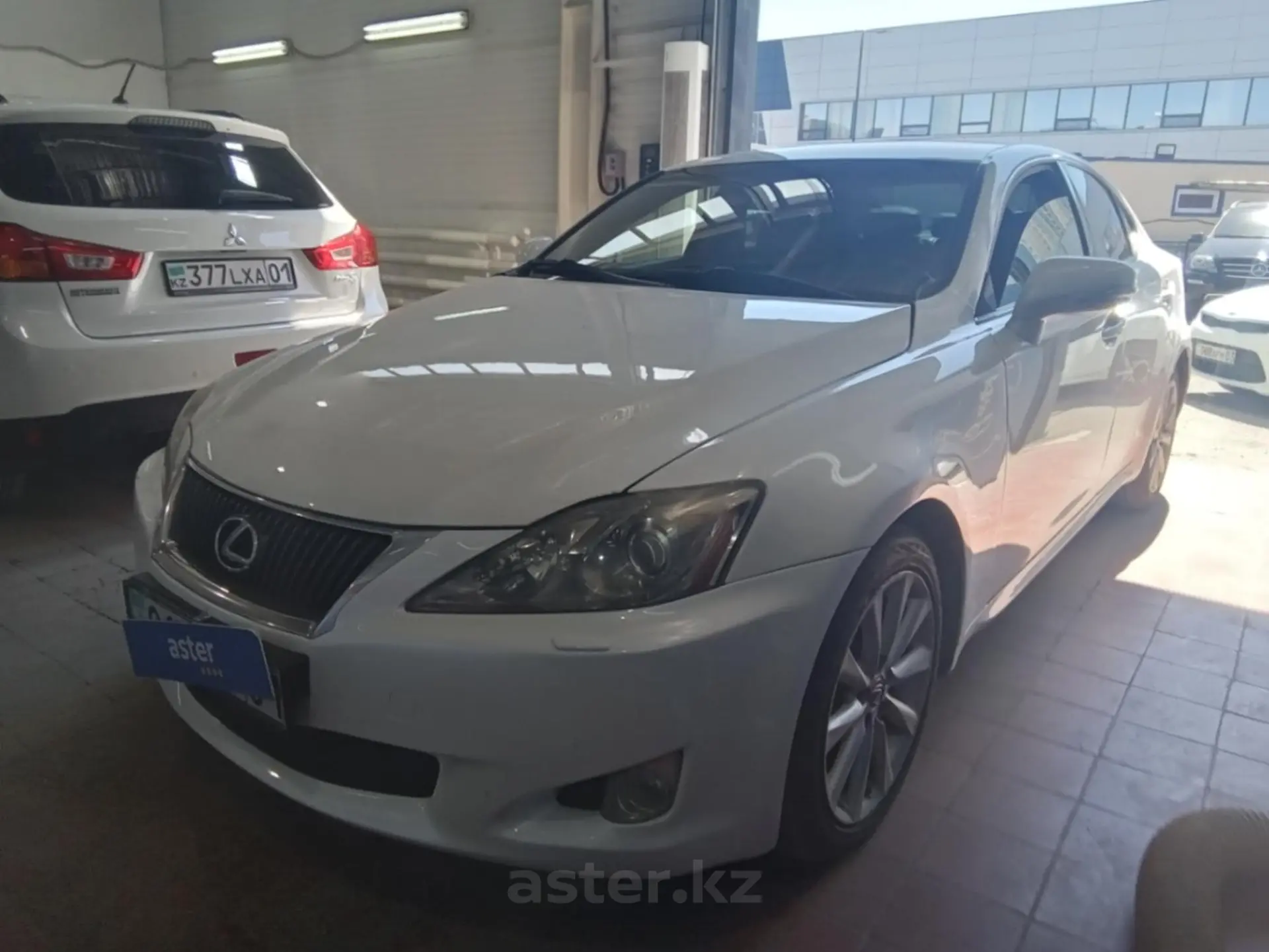 Lexus IS 2010