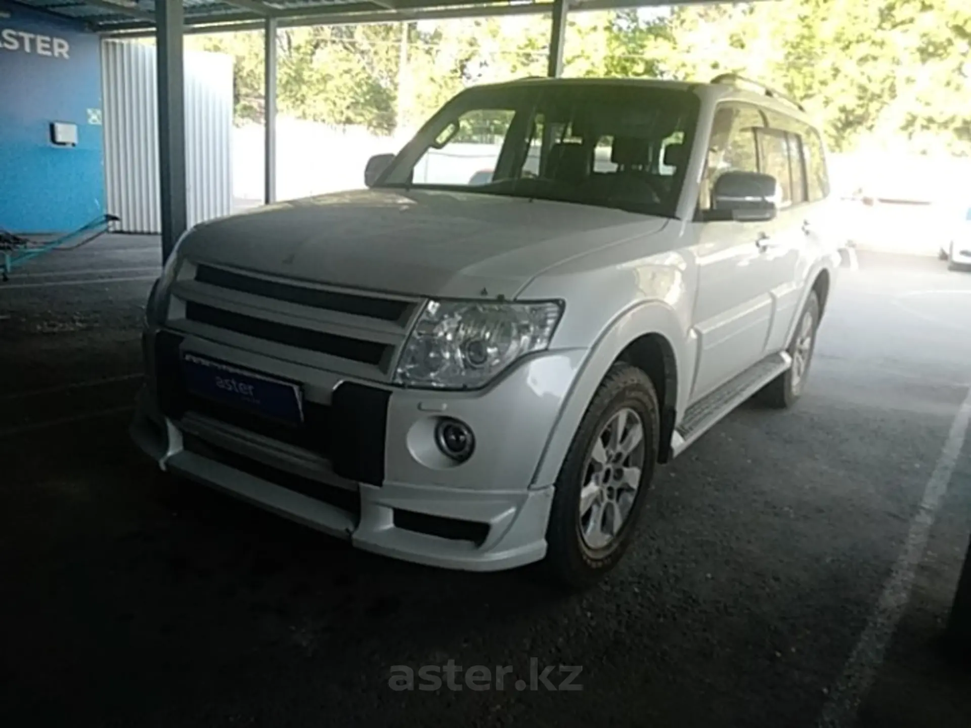 Mitsubishi Pajero 2009