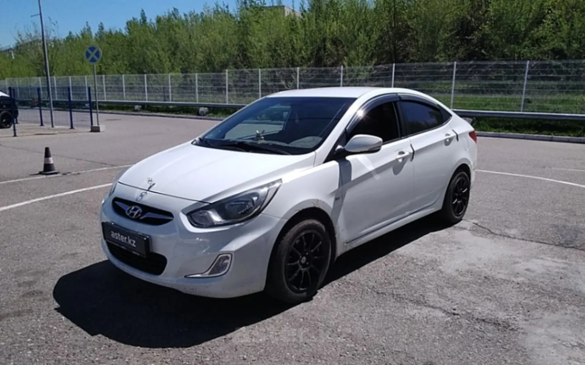 Hyundai Accent 2012