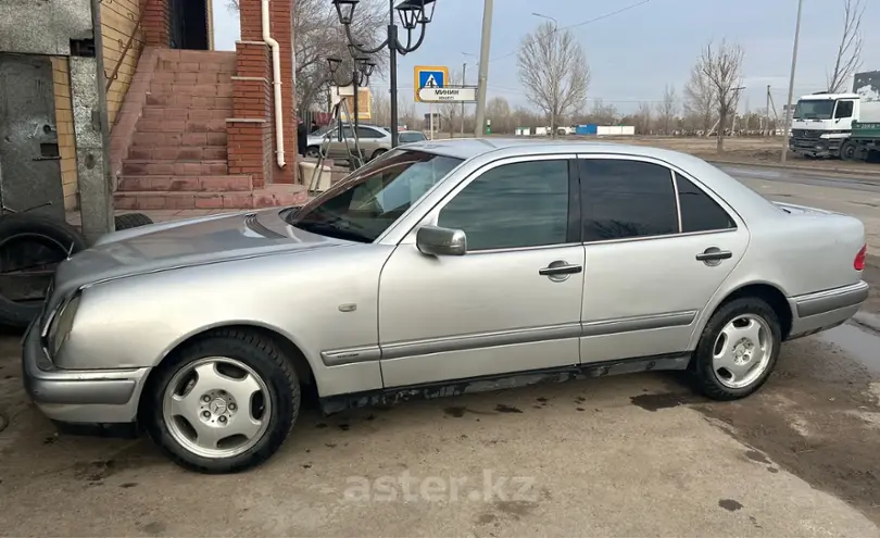 Mercedes-Benz E-Класс 1996 года за 2 400 000 тг. в Павлодарская область