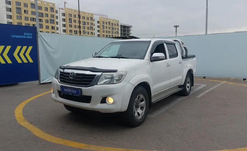 Toyota Hilux 2013 года за 12 800 000 тг. в Алматы