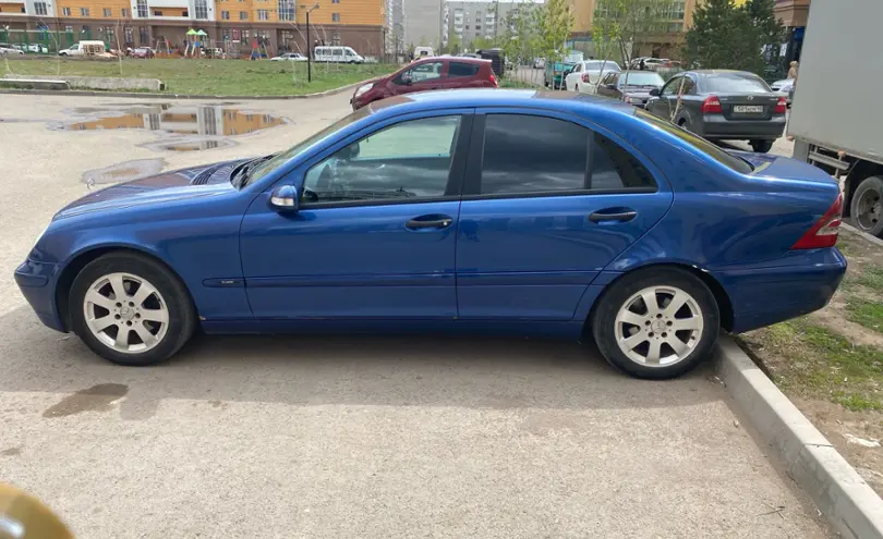 Mercedes-Benz C-Класс 2002 года за 2 500 000 тг. в Астана