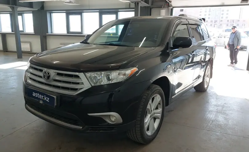 Toyota Highlander 2011 года за 10 500 000 тг. в Астана