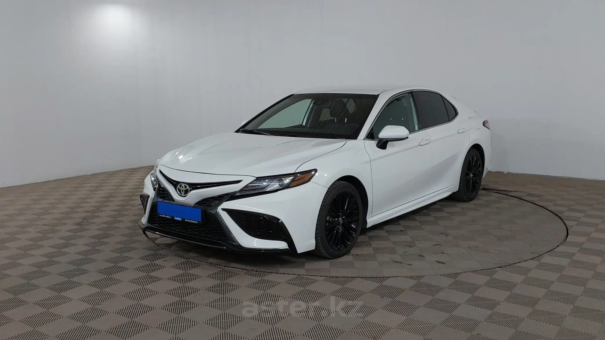 Toyota Camry 2019