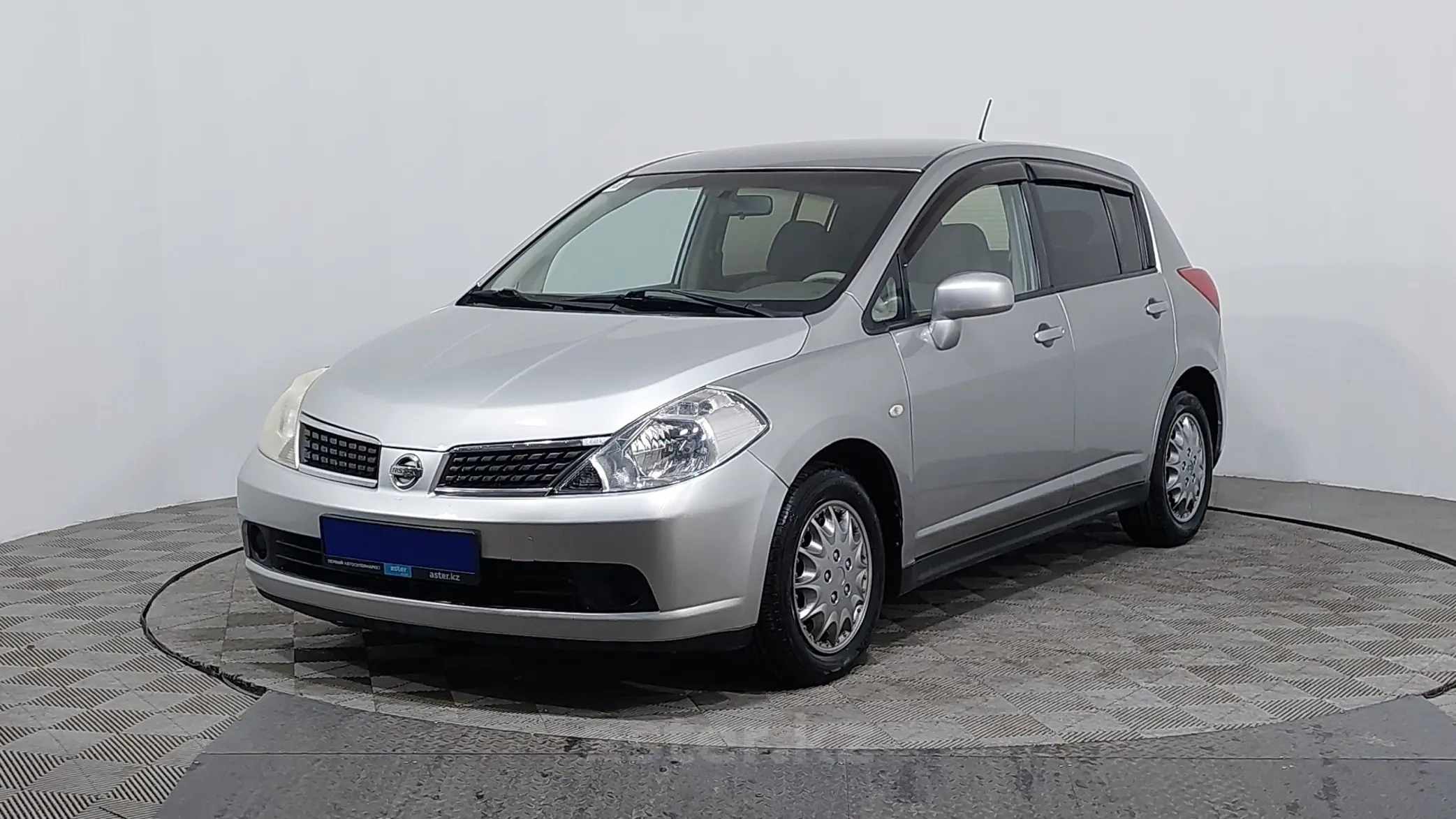 Nissan Tiida 2007