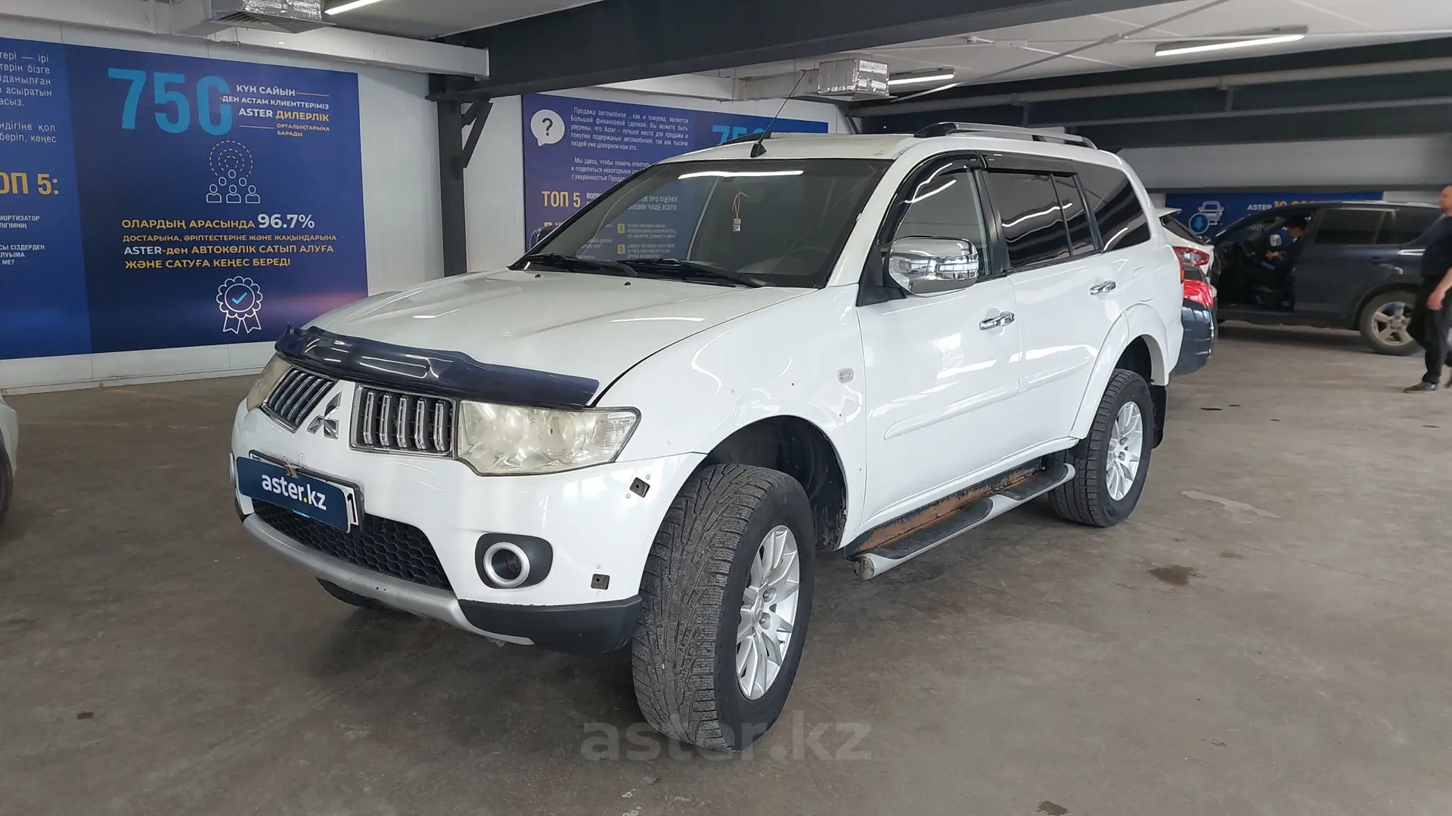 Mitsubishi Pajero Sport 2013