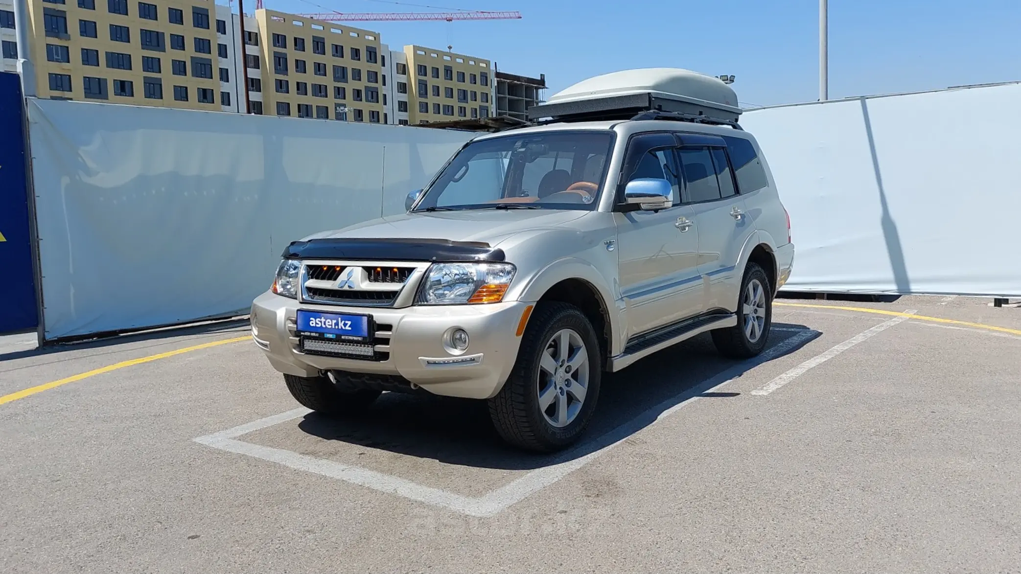 Mitsubishi Montero 2005