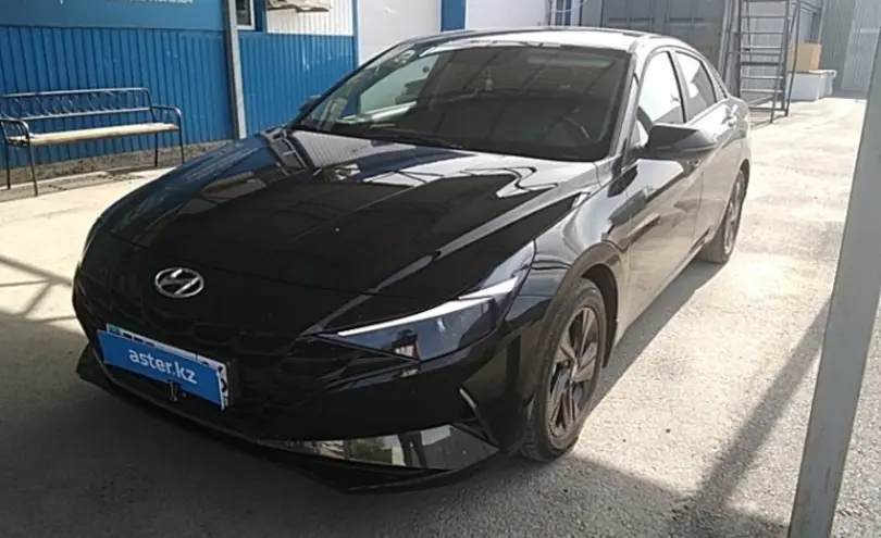 Hyundai Elantra 2021 года за 9 900 000 тг. в Атырау