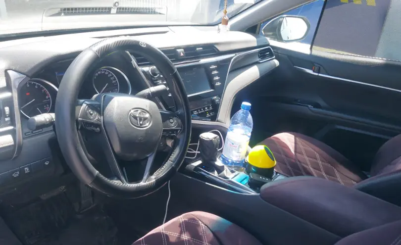 Toyota Camry 2019 года за 14 000 000 тг. в Алматы фото 5