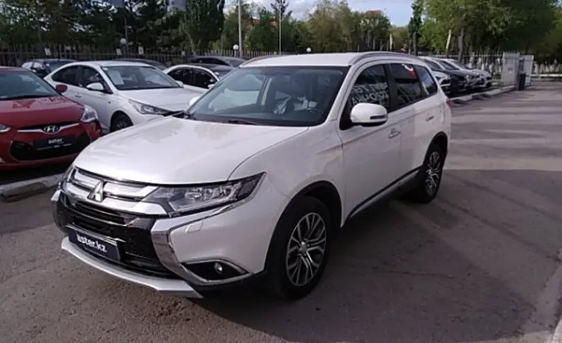 Mitsubishi Outlander 2015 года за 9 600 000 тг. в Костанай