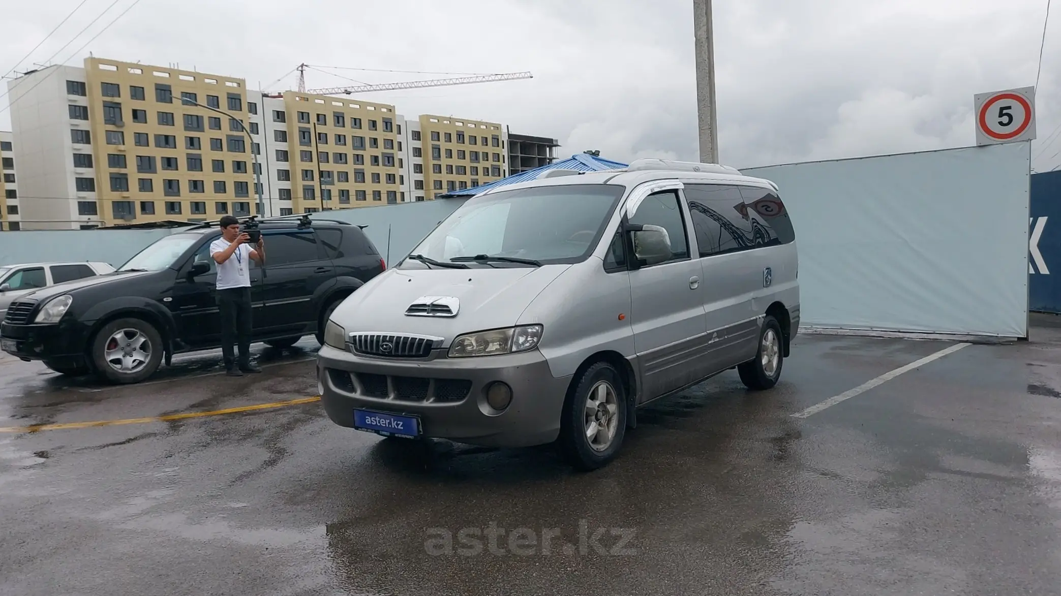 Hyundai H-1 2002