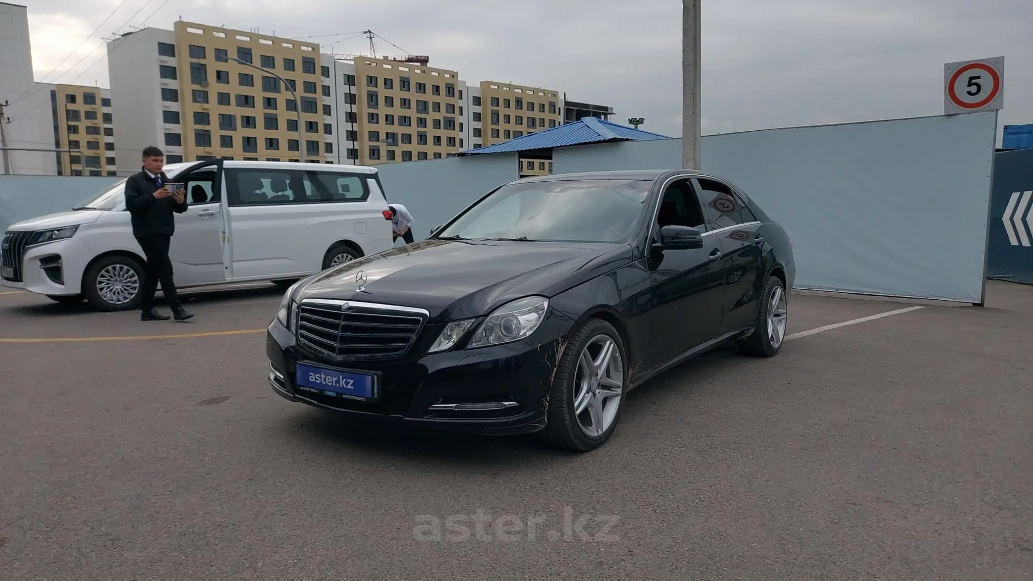 Mercedes-Benz E-Класс 2012