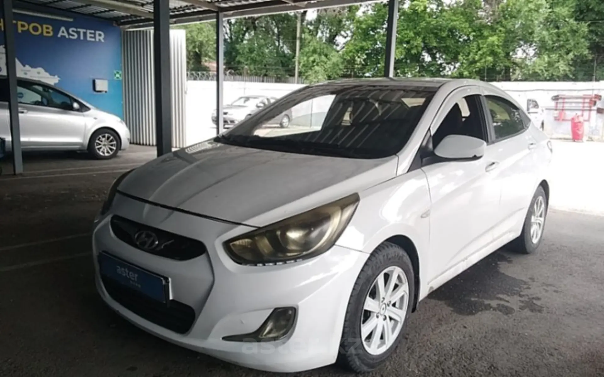 Hyundai Accent 2013