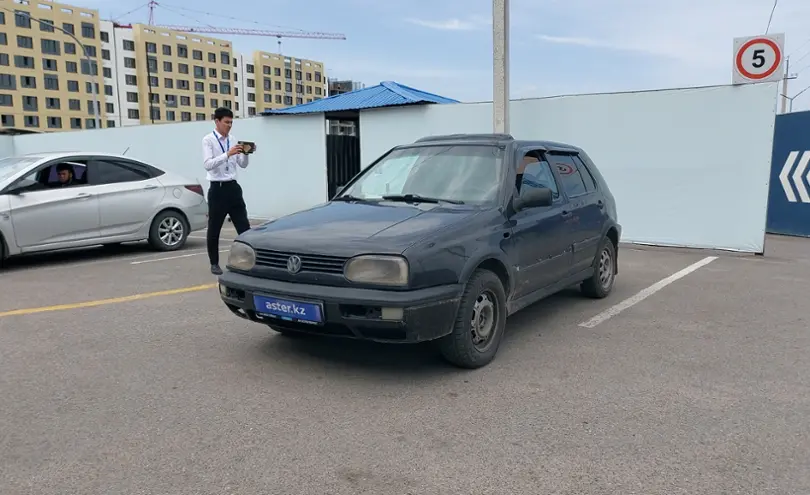 Volkswagen Golf 1993 года за 1 300 000 тг. в Алматы