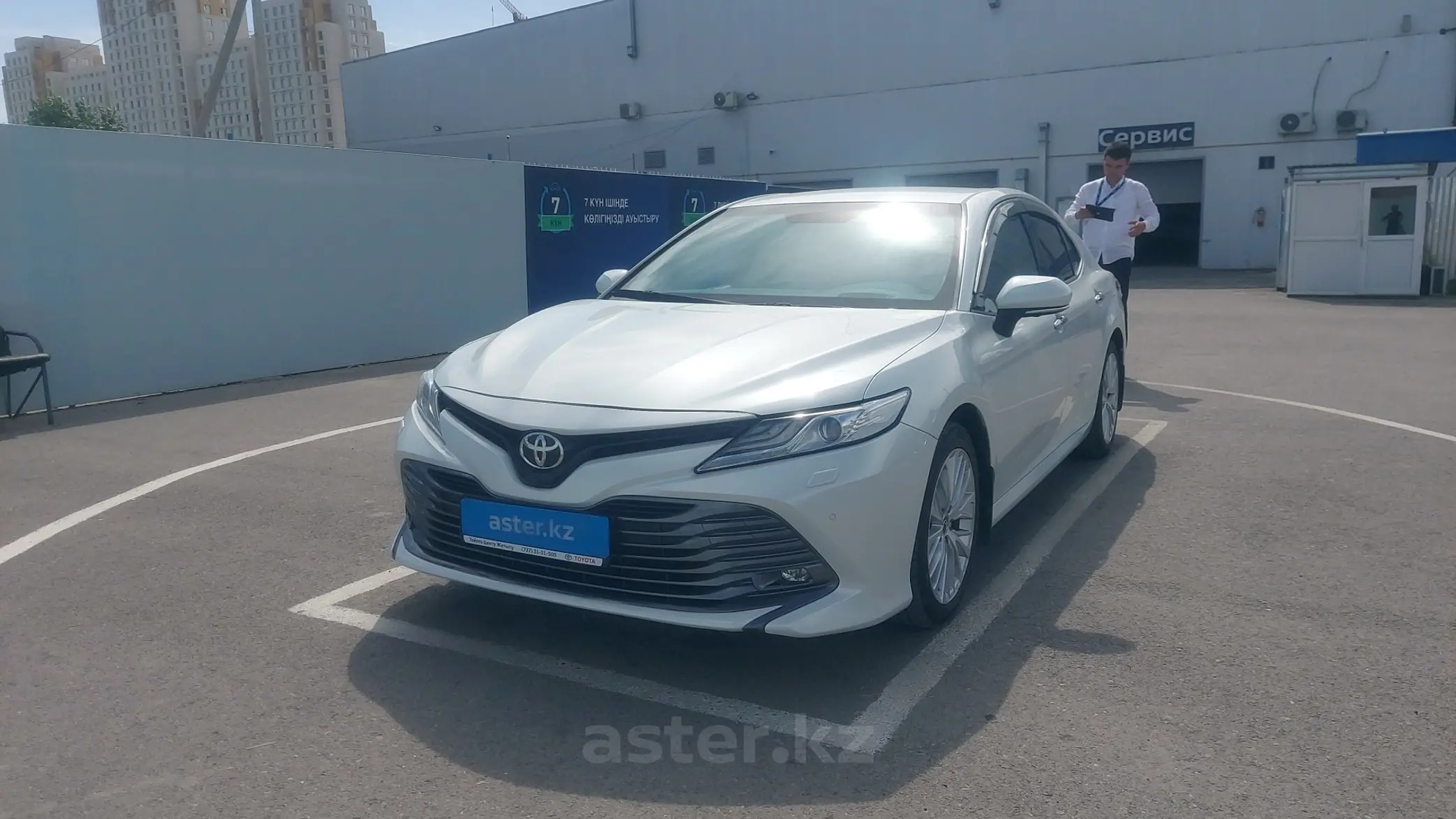 Toyota Camry 2019