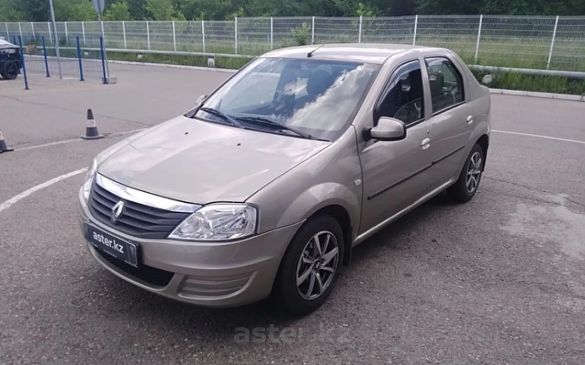 Renault Logan 2014