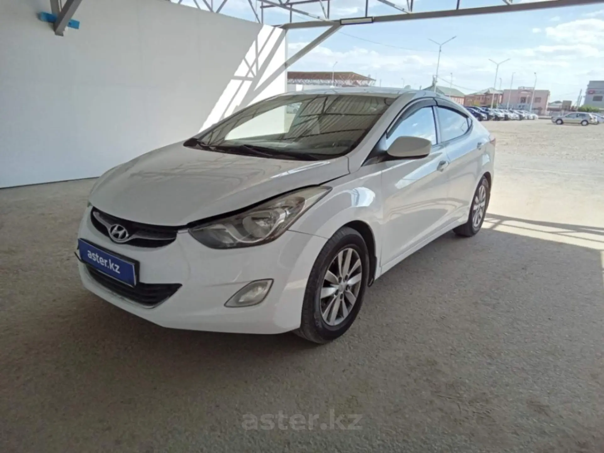 Hyundai Elantra 2012