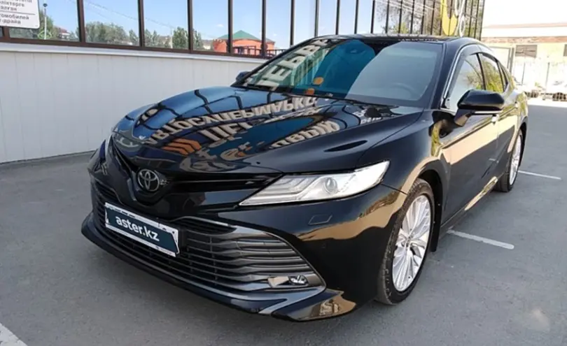 Toyota Camry 2020 года за 16 000 000 тг. в Актобе