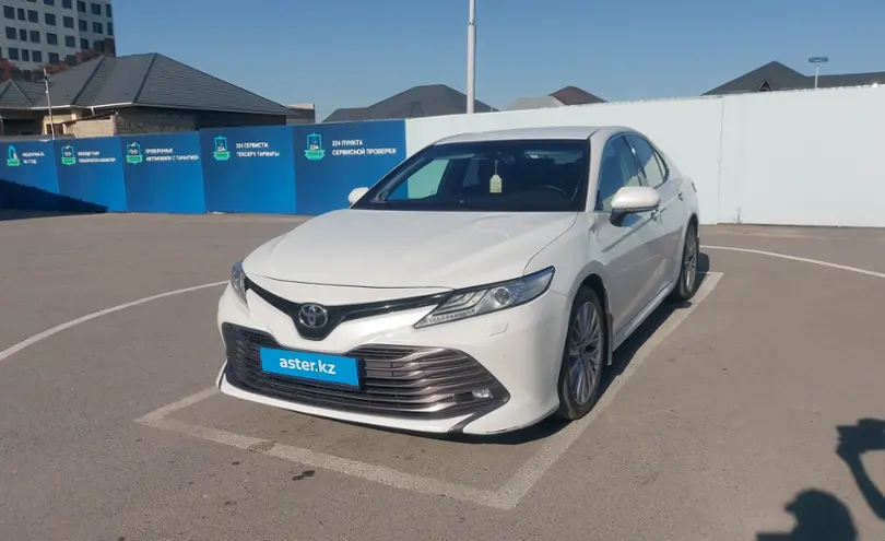 Toyota Camry 2018 года за 14 000 000 тг. в Шымкент