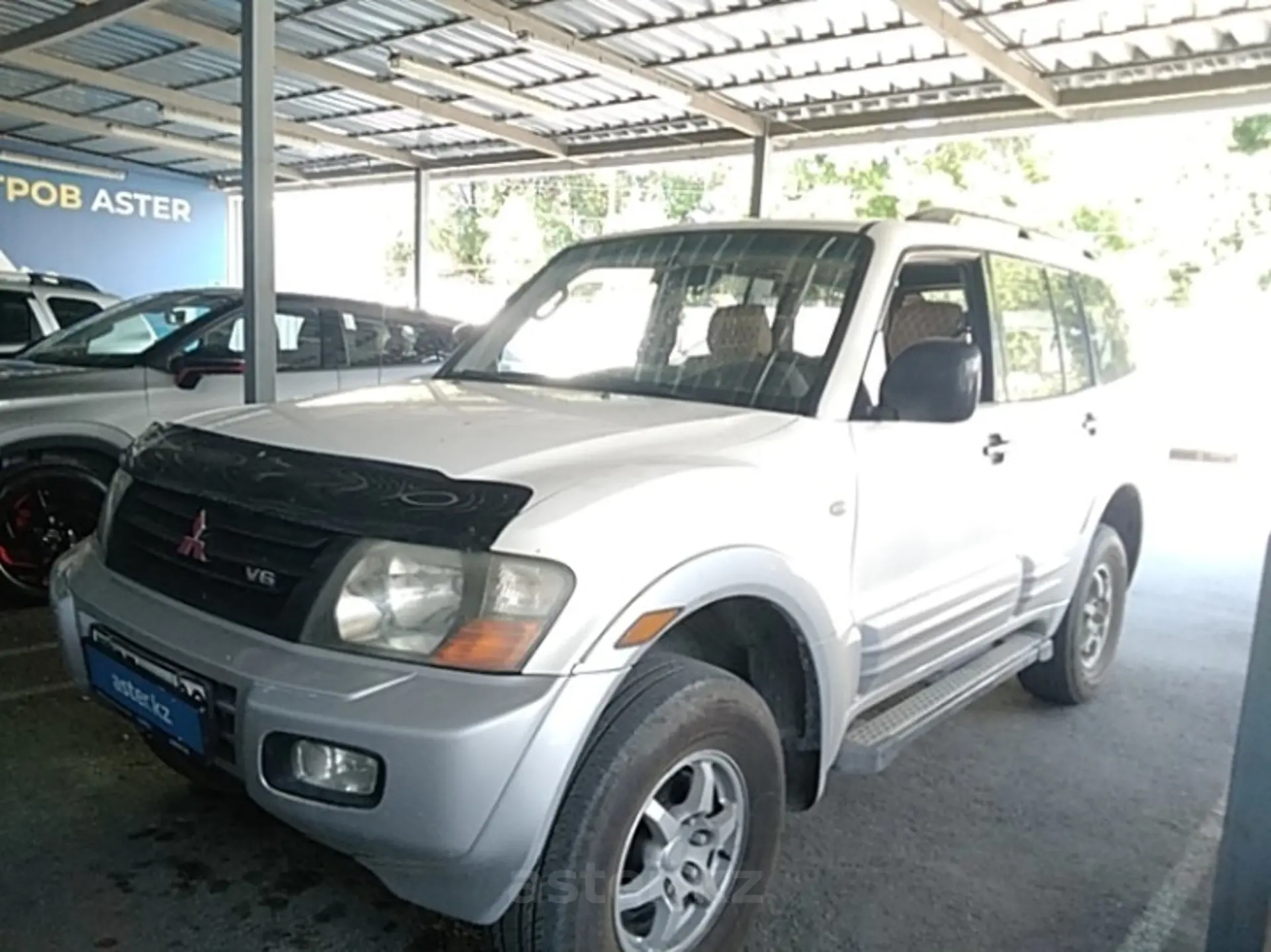 Mitsubishi Montero 2000