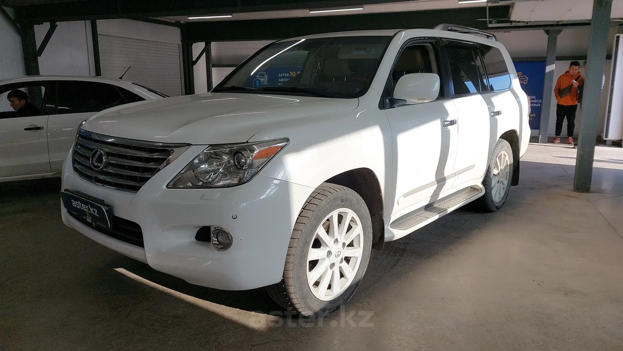 Lexus LX 2008