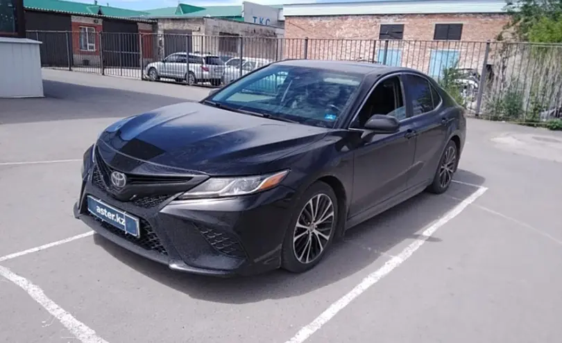 Toyota Camry 2020 года за 13 000 000 тг. в Актобе