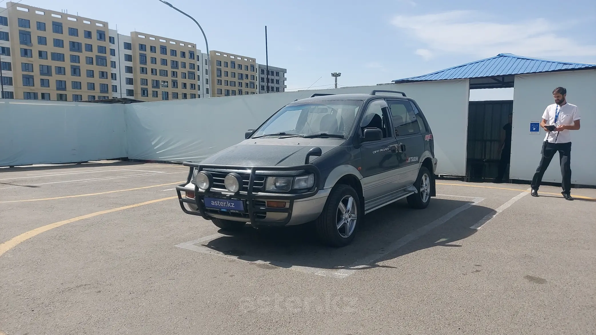 Mitsubishi RVR 1995