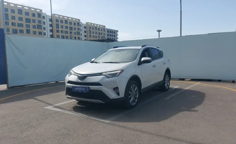 Toyota RAV4 2017 года за 13 500 000 тг. в Алматы