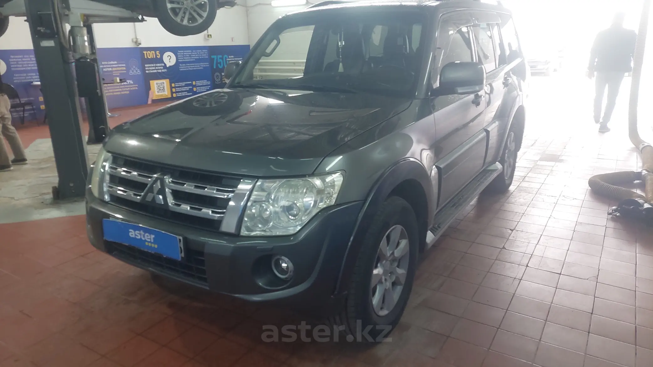 Mitsubishi Pajero 2012