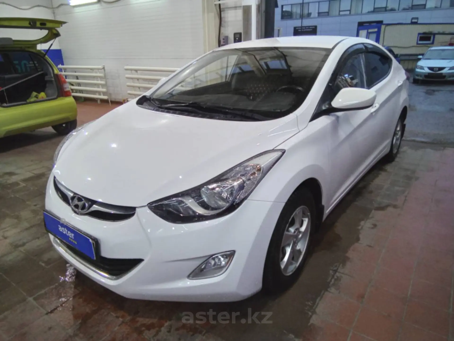 Hyundai Elantra 2013