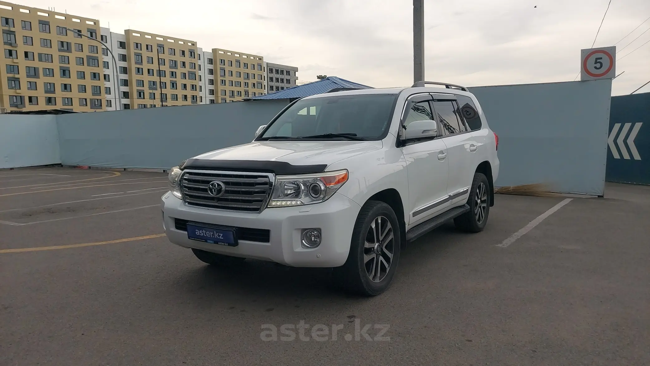 Toyota Land Cruiser 2013