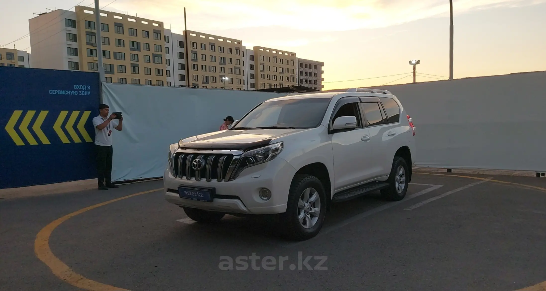 Toyota Land Cruiser Prado 2013