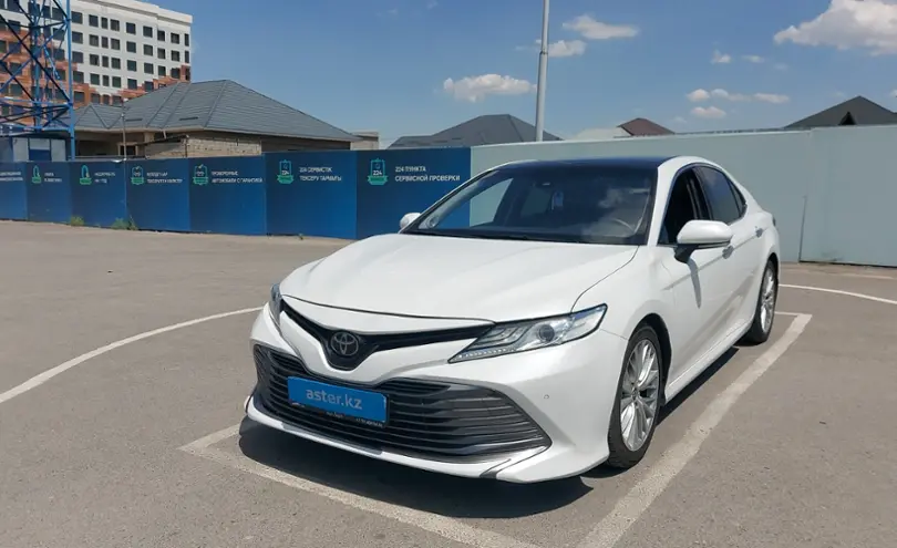 Toyota Camry 2018 года за 14 000 000 тг. в Шымкент