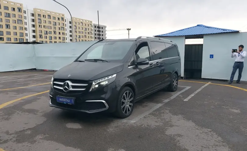 Mercedes-Benz V-Класс 2022 года за 75 000 000 тг. в Алматы