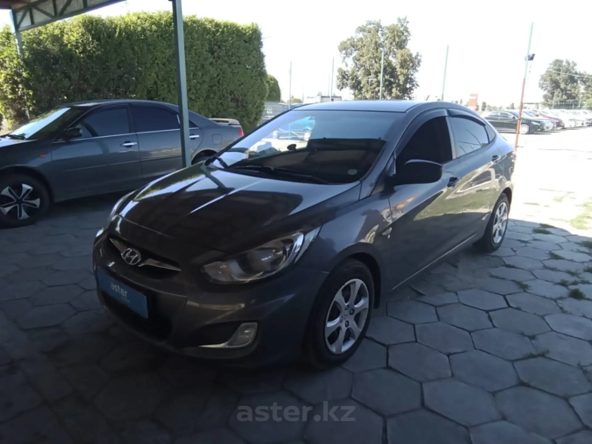 Hyundai Accent 2013