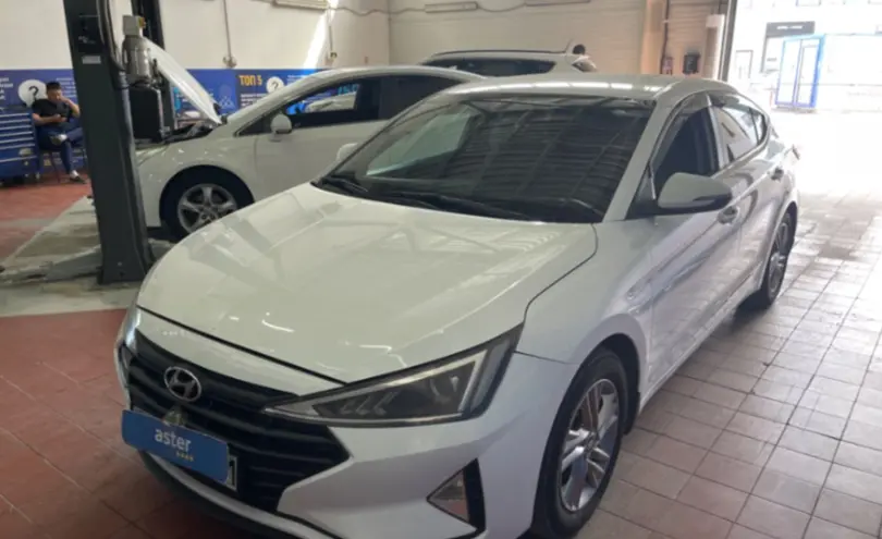 Hyundai Elantra 2019 года за 8 000 000 тг. в Астана