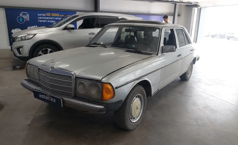 Mercedes-Benz W123 1981 года за 2 000 000 тг. в Астана