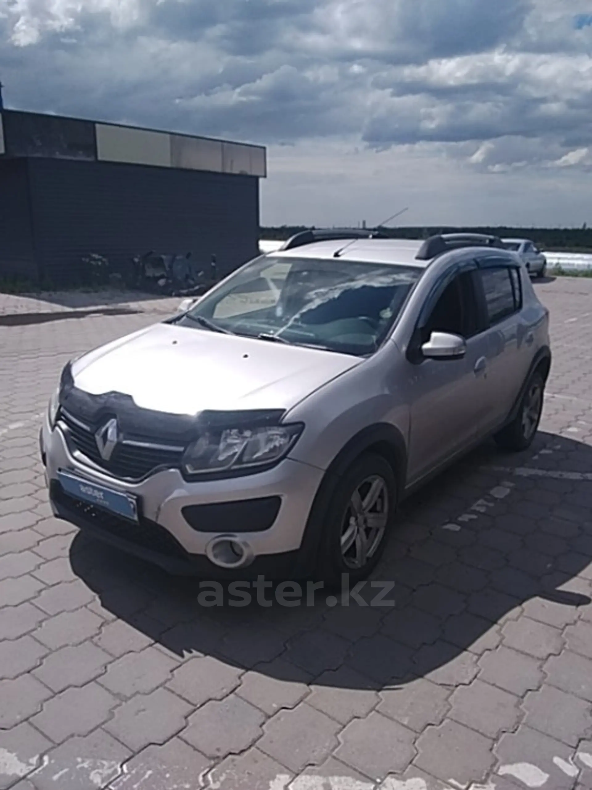 Renault Sandero 2015